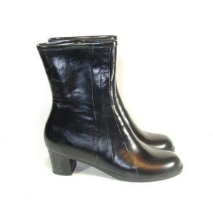 NWOT Black Genuine Shearling Lined Boots